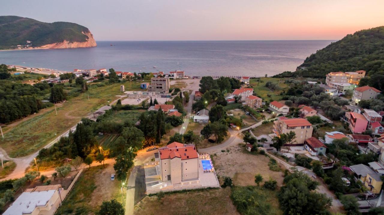 Luxury Apartments Queen Petrovac المظهر الخارجي الصورة